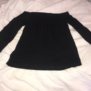 HOLLISTER off the shoulder cute top!